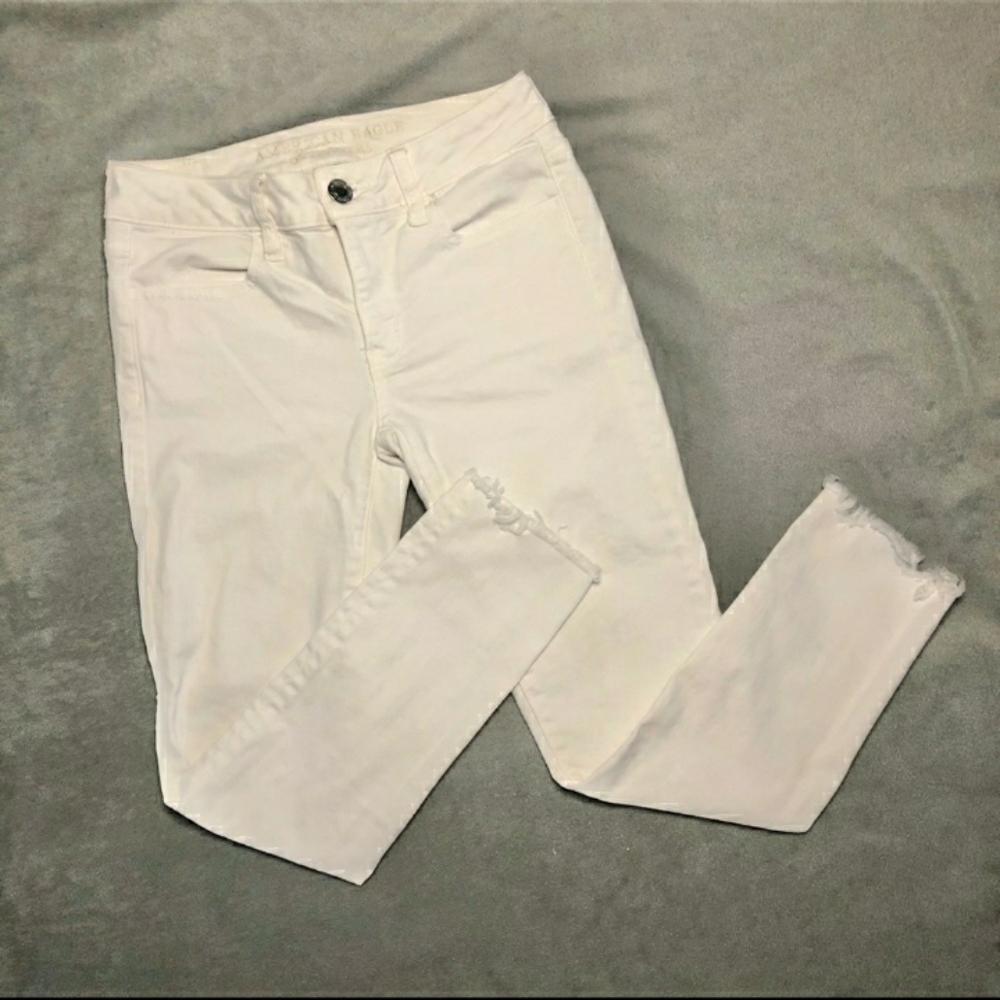 White Cropped AE jeans